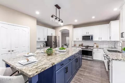 Kitchen - 2615 S Butte Ln, Gilbert, AZ 85295 photo 1 of 8