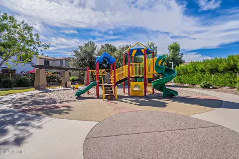 View/Area - 2615 S Butte Ln, Gilbert, AZ 85295 photo 2 of 6