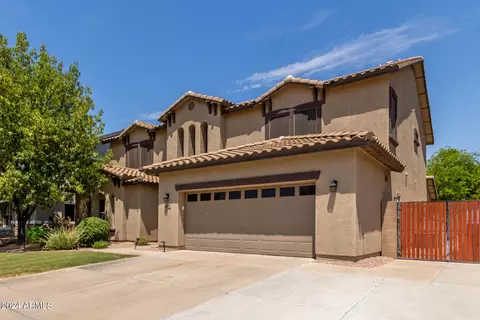 Exterior - 2615 S Butte Ln, Gilbert, AZ 85295 photo 4 of 14