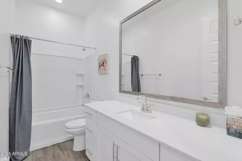 Bath - 2231 E Fandango Dr, Gilbert, AZ 85298 photo 4 of 5
