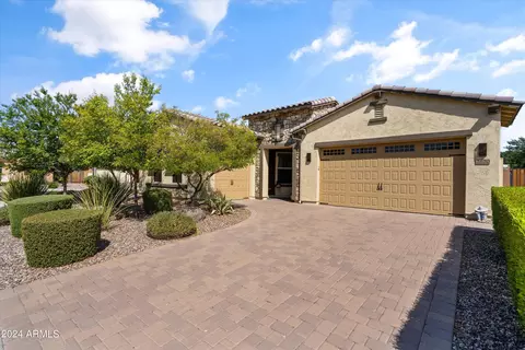 2620 E Hazeltine Way, Gilbert, AZ 85298