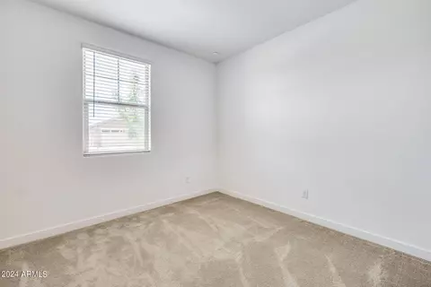 2216 E Meadowview Ct, Gilbert, AZ 85298 photo 3