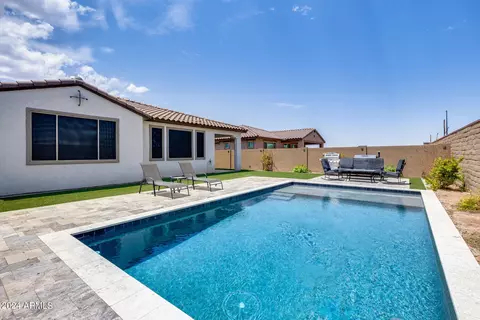 2216 E Meadowview Ct, Gilbert, AZ 85298