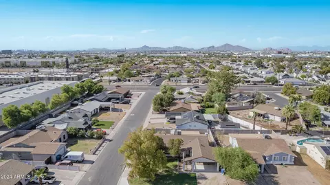 4102 E Pleasant Ln, Phoenix, AZ 85042 photo 36