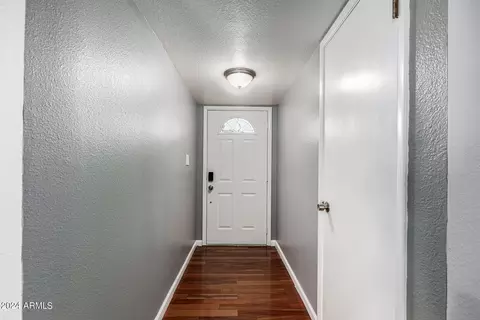 4102 E Pleasant Ln, Phoenix, AZ 85042 photo 6
