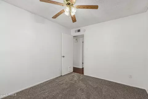 4102 E Pleasant Ln, Phoenix, AZ 85042 photo 22