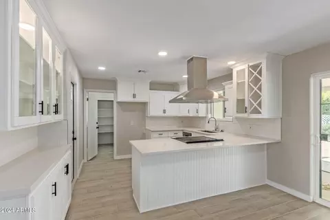 5410 E Dallas St, Mesa, AZ 85205