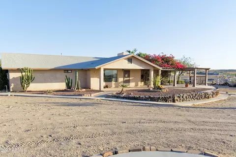 48721 Ehrenberg Rd, Ehrenberg, AZ 85334