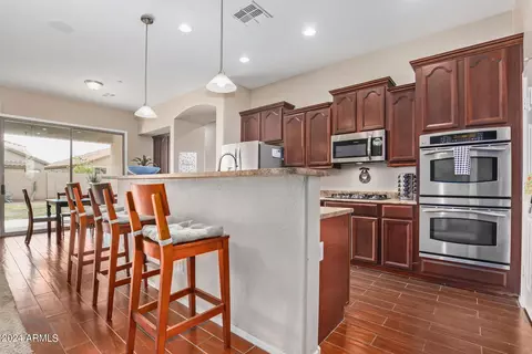 8613 W Carole Ln, Glendale, AZ 85305