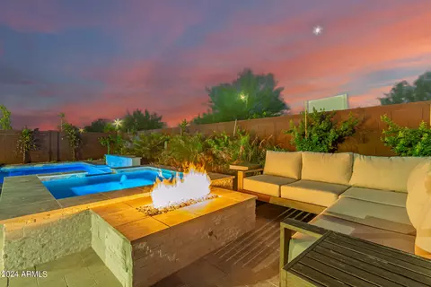 1937 W Burnside Trl, Phoenix, AZ 85085