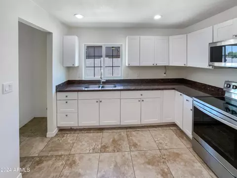 809 N 62nd Dr, Phoenix, AZ 85043 photo 9