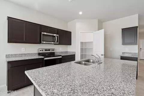 1690 W Spaulding Ave, Apache Junction, AZ 85120 photo 2