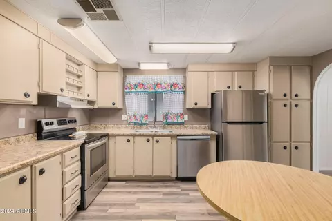 10951 N 91st Ave #92, Peoria, AZ 85345