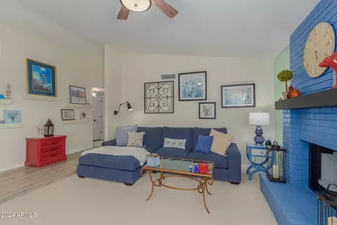 325 E Campo Bello Dr, Phoenix, AZ 85022 photo 8