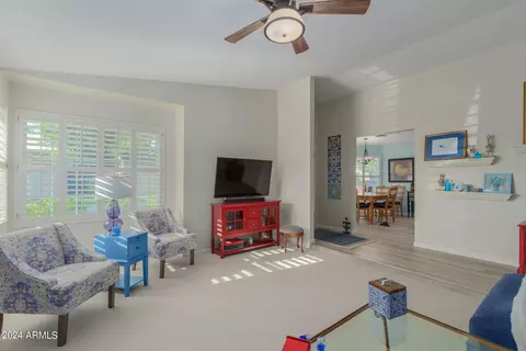 325 E Campo Bello Dr, Phoenix, AZ 85022 photo 9