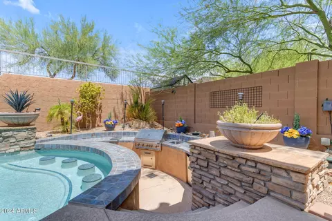 6858 E Portia St, Mesa, AZ 85207
