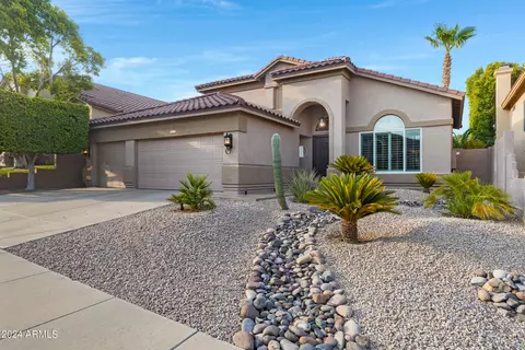 914 E Hiddenview Dr, Phoenix, AZ 85048