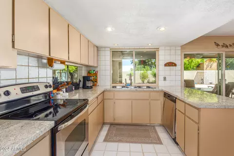 320 E Joan D Arc Ave, Phoenix, AZ 85022 photo 4