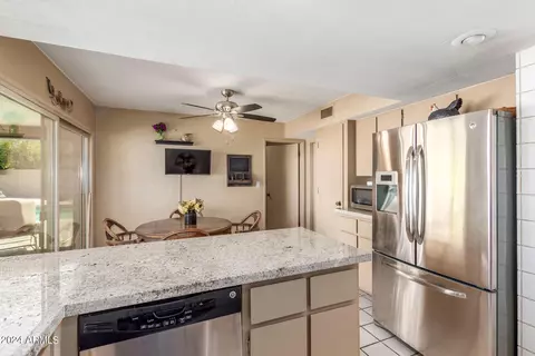 320 E Joan D Arc Ave, Phoenix, AZ 85022 photo 3