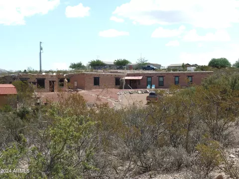 1688 N Curly Bill Dr, Tombstone, AZ 85638