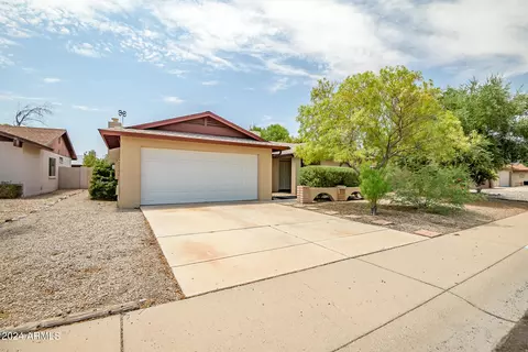 5813 W Shangri La Rd, Glendale, AZ 85304