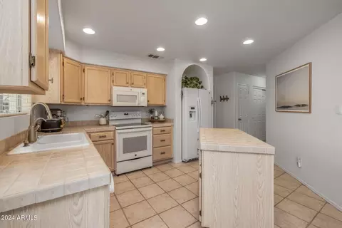 4825 E Hazel Dr #1, Phoenix, AZ 85044 photo 12