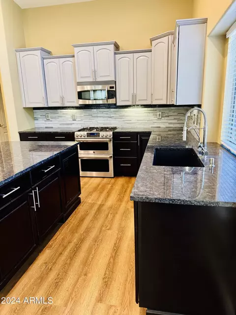 881 E Constitution Dr, Gilbert, AZ 85296 photo 4