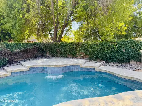 881 E Constitution Dr, Gilbert, AZ 85296 photo 3