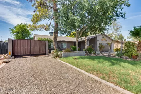 2933 W Muriel Dr, Phoenix, AZ 85053