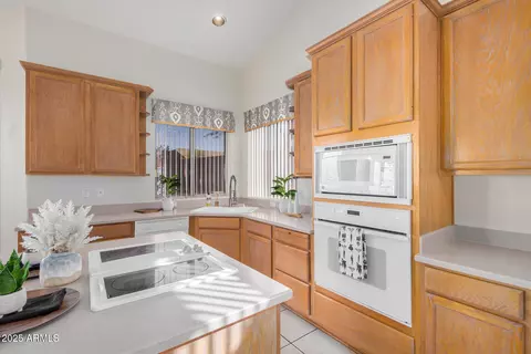 Kitchen - 7358 E Red Hawk St, Mesa, AZ 85207 photo 5 of 6