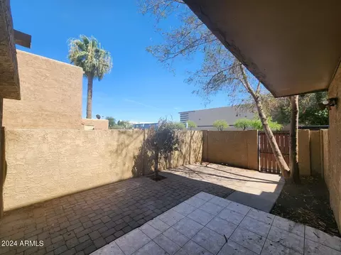 4606 E Broadway Rd, Phoenix, AZ 85040 photo 2