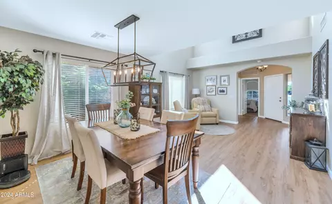 Dining - 2920 E Shady Spring Trl, Phoenix, AZ 85024 photo 2 of 2