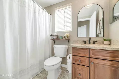 Bath - 2920 E Shady Spring Trl, Phoenix, AZ 85024 photo 4 of 4
