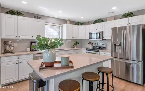 Kitchen - 2920 E Shady Spring Trl, Phoenix, AZ 85024 photo 1 of 2