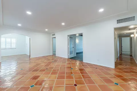 Living - 814 E Windsor Ave, Phoenix, AZ 85006 photo 1 of 9