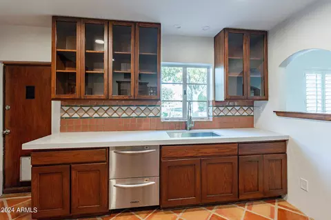 Kitchen - 814 E Windsor Ave, Phoenix, AZ 85006 photo 4 of 6