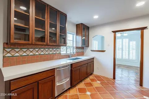 Kitchen - 814 E Windsor Ave, Phoenix, AZ 85006 photo 5 of 6