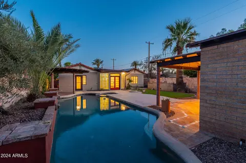 Exterior - 814 E Windsor Ave, Phoenix, AZ 85006 photo 24 of 28