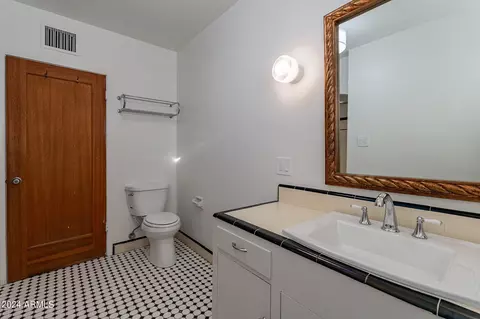 Bath - 814 E Windsor Ave, Phoenix, AZ 85006 photo 5 of 6
