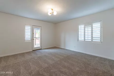 Living - 814 E Windsor Ave, Phoenix, AZ 85006 photo 5 of 9