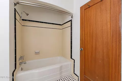 Bath - 814 E Windsor Ave, Phoenix, AZ 85006 photo 6 of 6