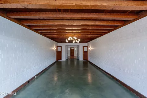 Entry Way - 814 E Windsor Ave, Phoenix, AZ 85006 photo 2 of 3