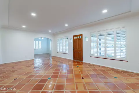 Living - 814 E Windsor Ave, Phoenix, AZ 85006 photo 3 of 9