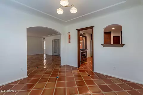 Dining - 814 E Windsor Ave, Phoenix, AZ 85006 photo 2 of 3