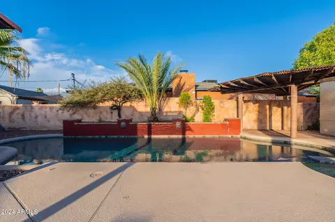 Exterior - 814 E Windsor Ave, Phoenix, AZ 85006 photo 8 of 28