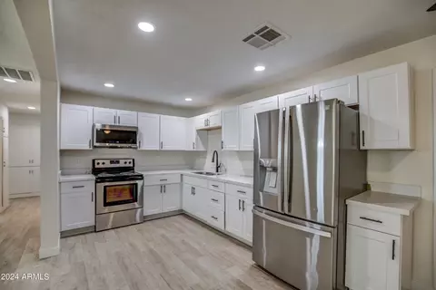 2645 N 34th Dr, Phoenix, AZ 85009 photo 11