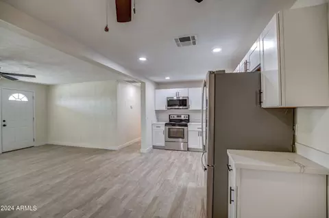 2645 N 34th Dr, Phoenix, AZ 85009 photo 8