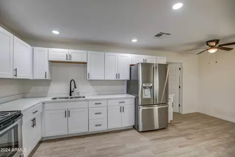 2645 N 34th Dr, Phoenix, AZ 85009 photo 10