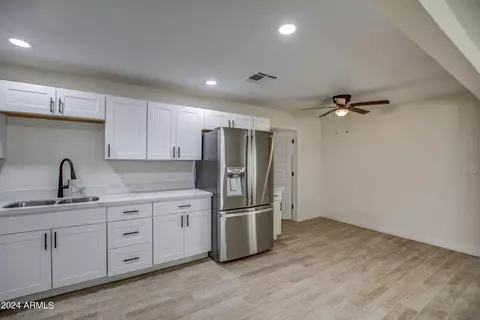 2645 N 34th Dr, Phoenix, AZ 85009 photo 12