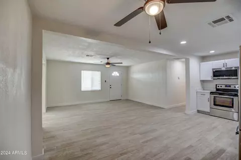 2645 N 34th Dr, Phoenix, AZ 85009 photo 6
